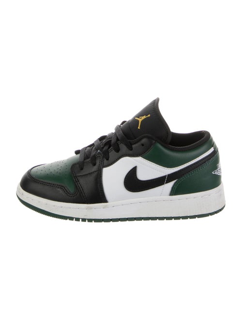Jordan Boys' 1 Low Green Toe Sneaker