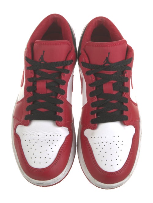 Jordan 1 Low Bulls Sneakers