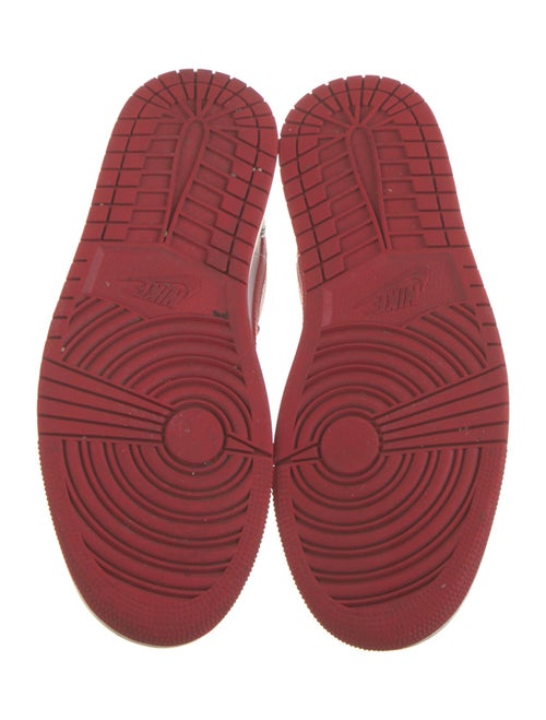 Jordan 1 Low Bulls Sneakers