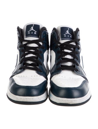 Jordan Boys' 1 Mid High Top Sneakers (GS)