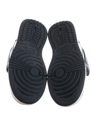 Jordan Boys' 1 Mid High Top Sneakers (GS)