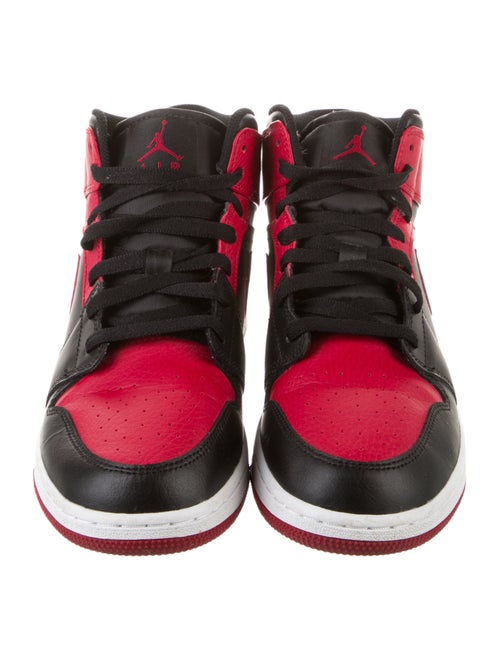 Jordan Boys' 1 Mid High Top Sneakers (GS)