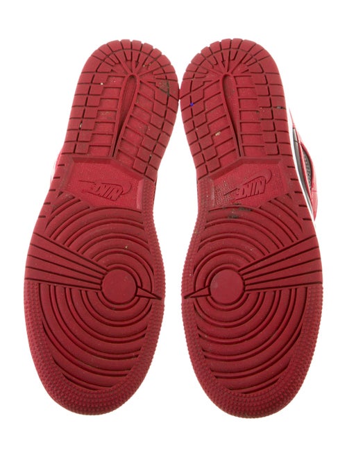 Jordan Boys' 1 Mid High Top Sneakers (GS)