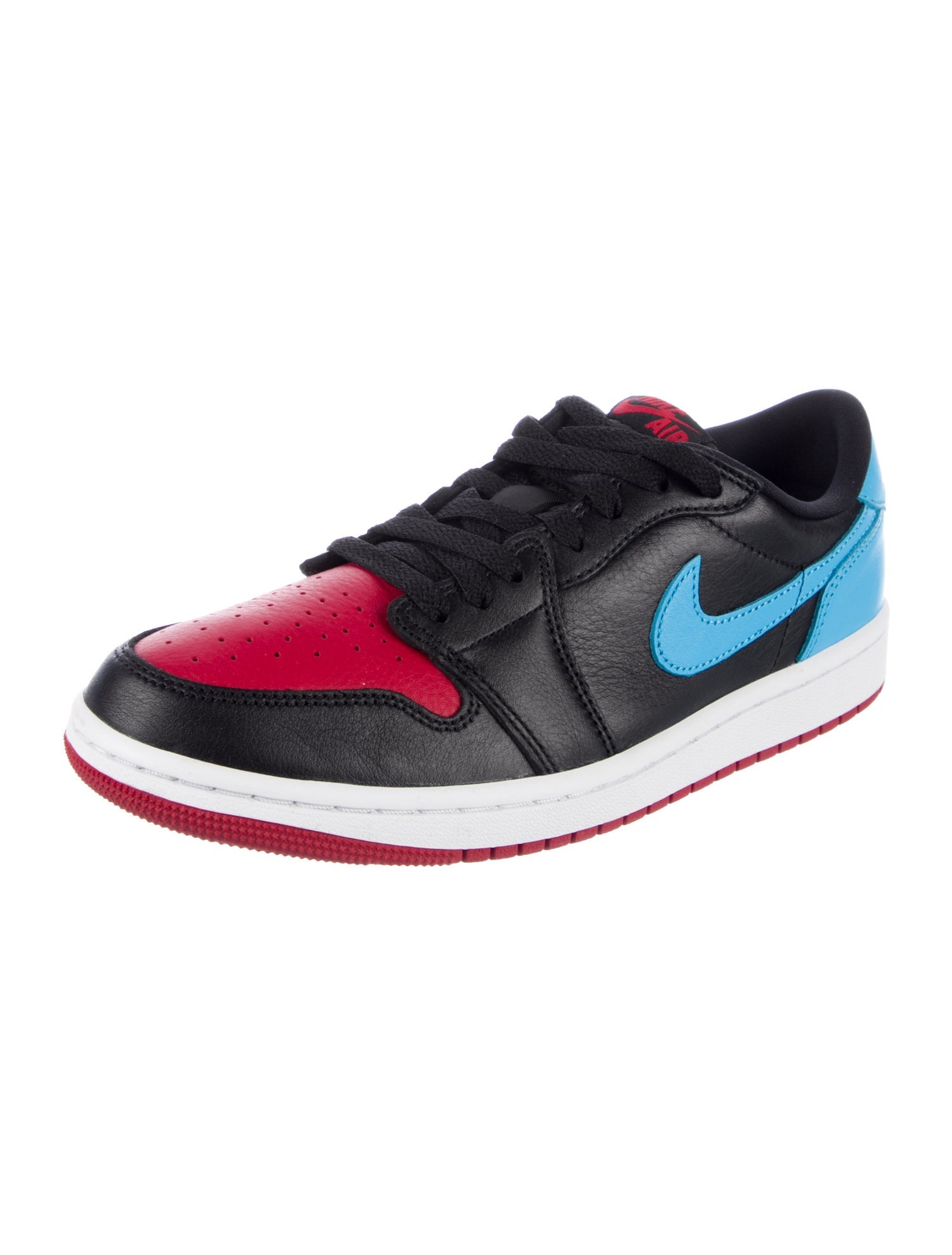 Jordan 1 Retro Low OG 'NC to Chi' Sneakers