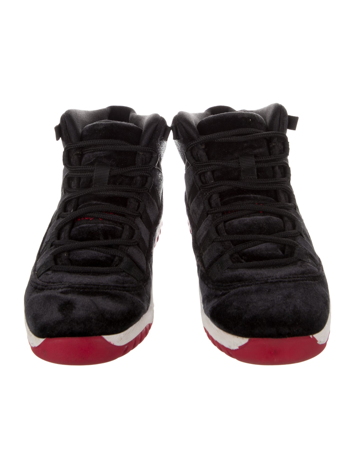 Jordan Boys' 11 Retro 'Bred Velvet' Sneakers
