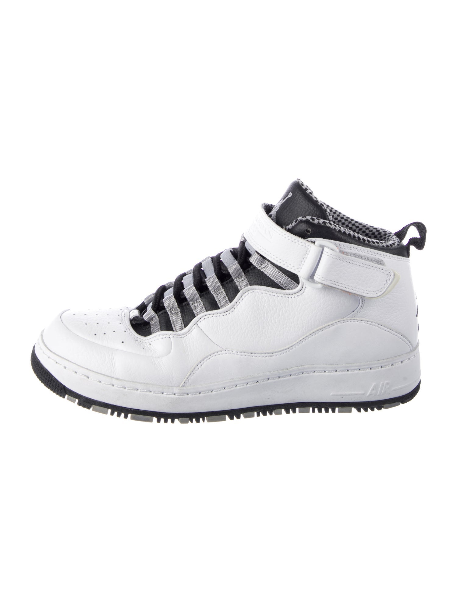 Jordan 2010 Leather Sneakers