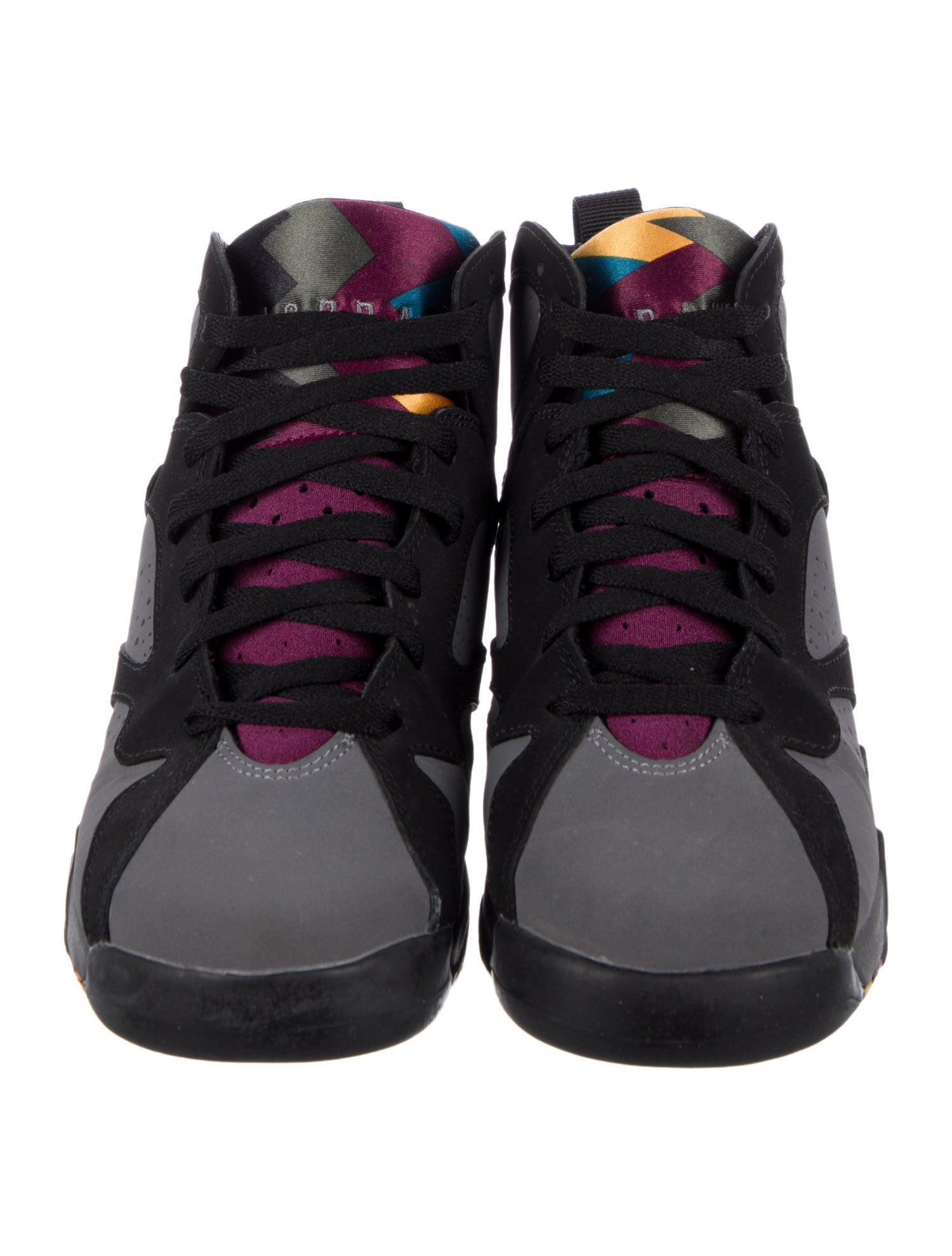 Jordan Boys' 7 Retro High Top Sneakers (GS)