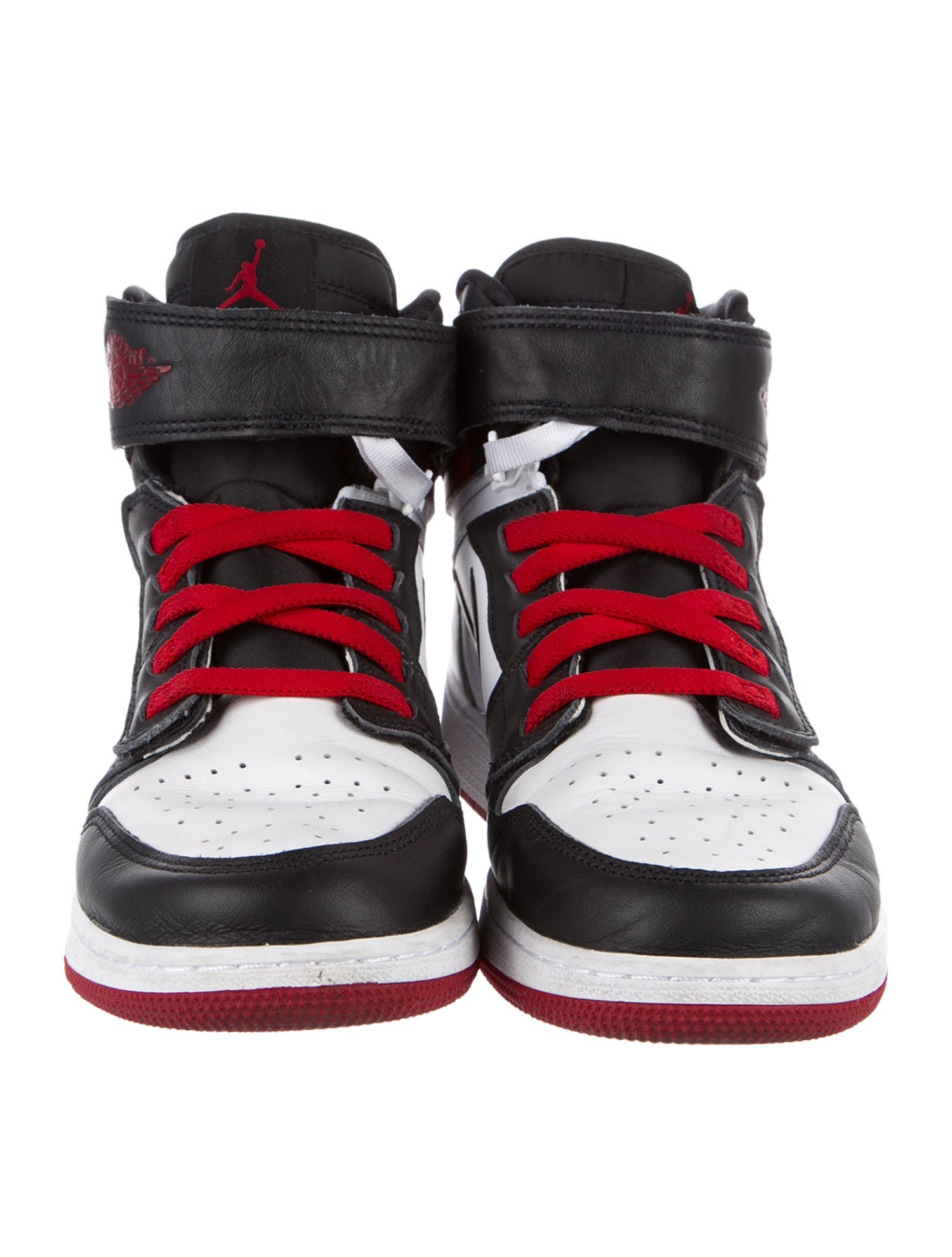 Jordan 1 High FlyEase Gym Red Black Toe Sneakers