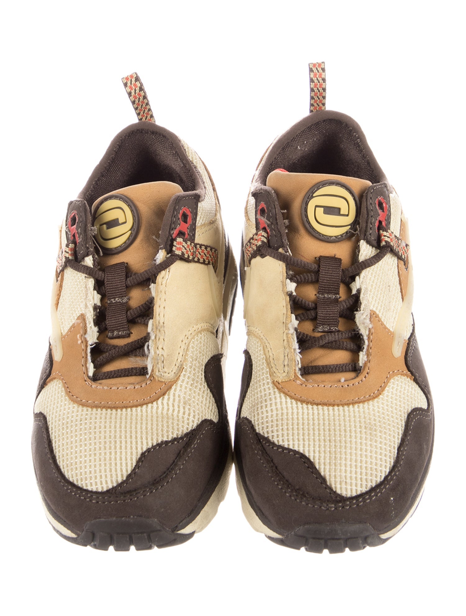 Nike Boys' low top sneakers.