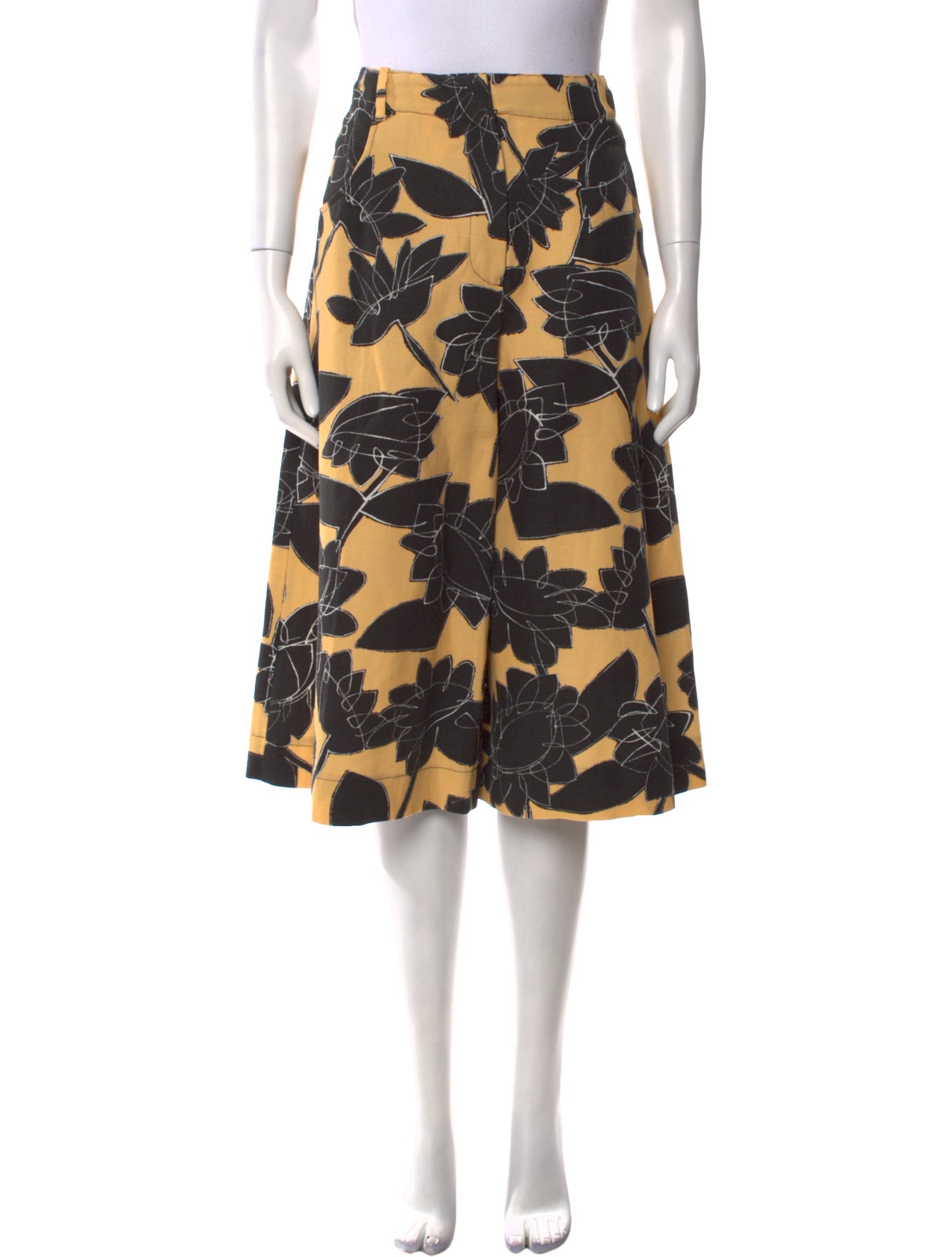 Jacquemus Linen Knee-Length Shorts