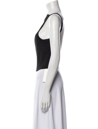 Jacquemus One-Shoulder Sleeveless Crop Top