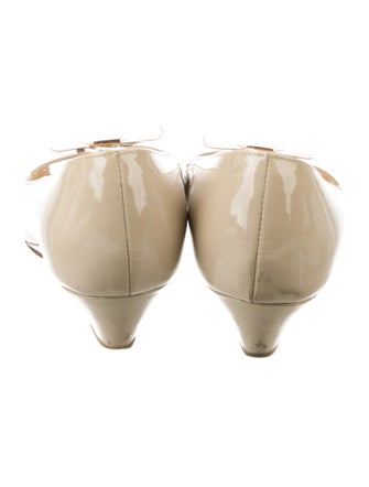 Kate Spade New York Patent Leather Bow Accents Slides