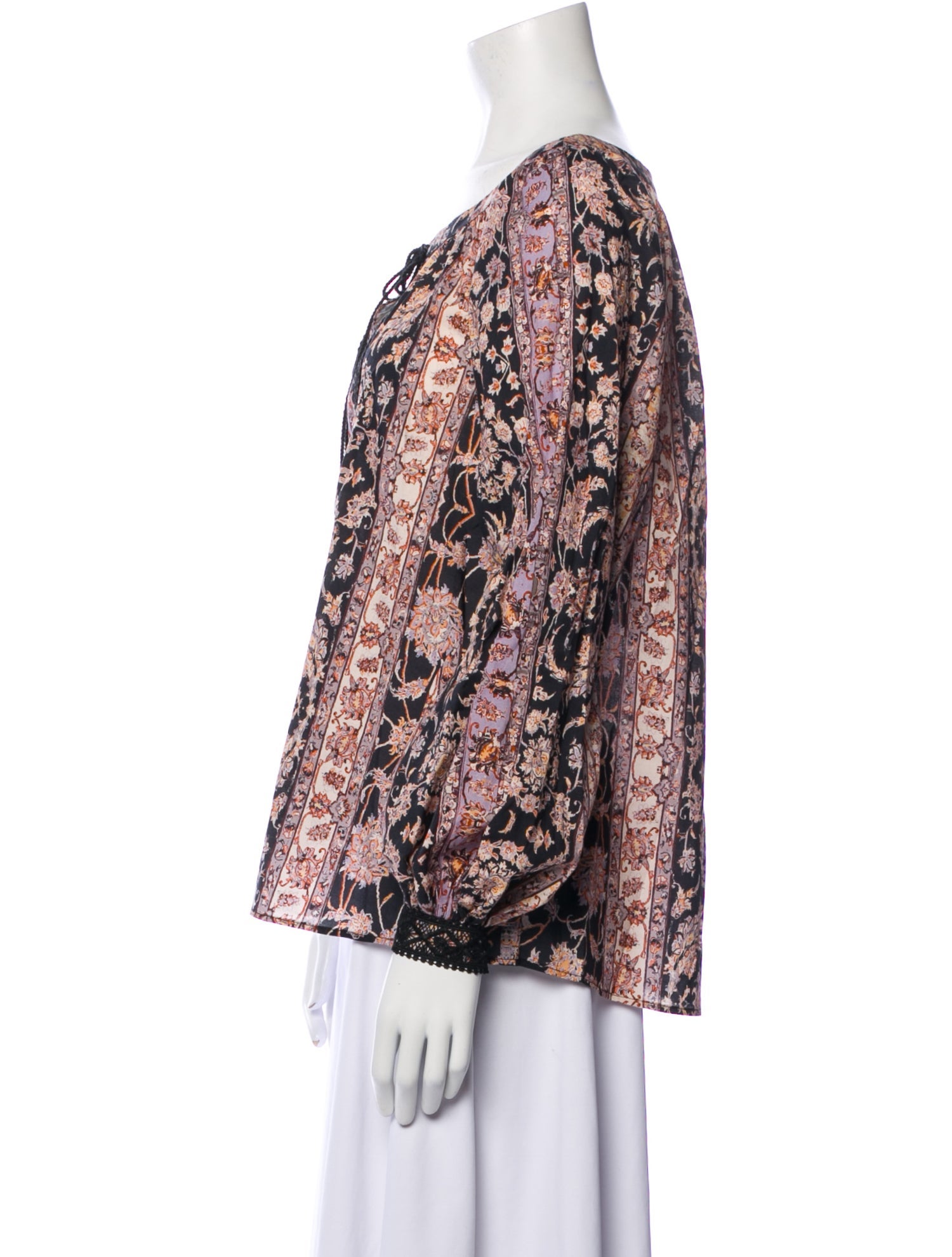 We are Kindred Floral Print Scoop Neck Blouse w/ Tags