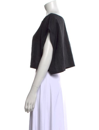 Suzie Kondi Scoop Neck Short Sleeve Crop Top