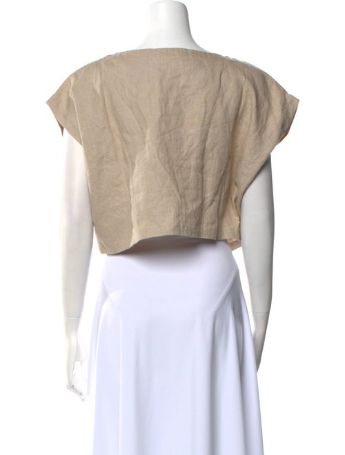 Suzie Kondi Scoop Neck Short Sleeve Crop Top