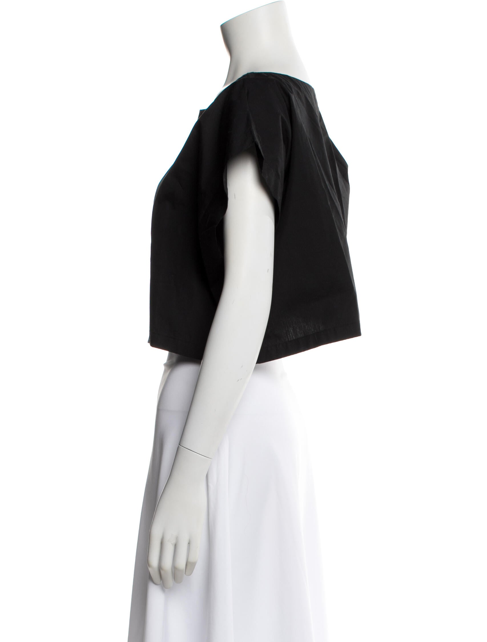 Suzie Kondi Square Neckline Short Sleeve Crop Top