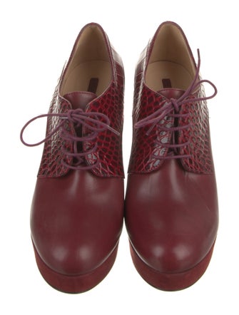 Longchamp Embossed Leather Pumps