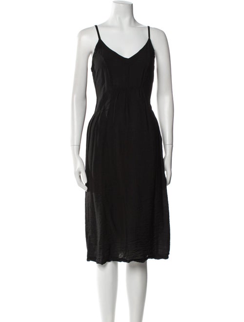 LACAUSA V-Neck Knee-Length Dress