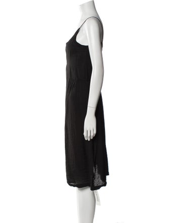 LACAUSA V-Neck Knee-Length Dress
