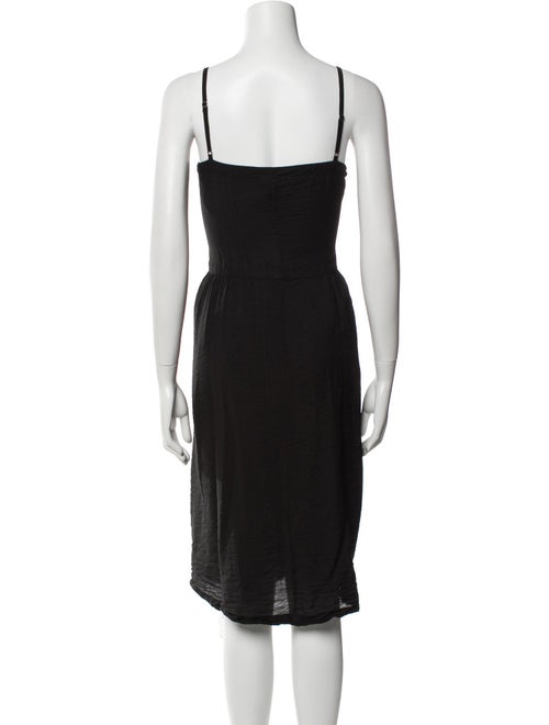 LACAUSA V-Neck Knee-Length Dress
