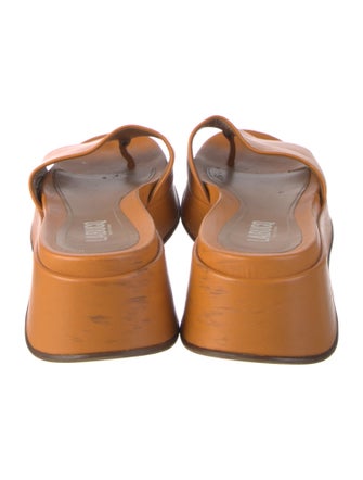 Labucq Leather Slides