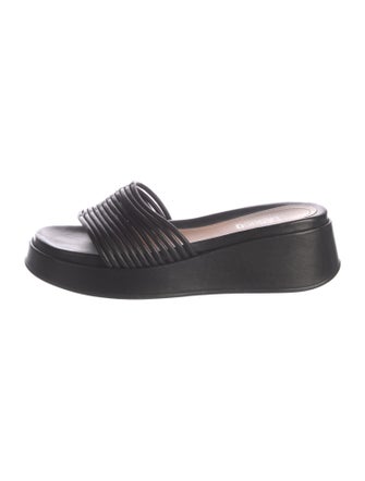 Labucq Leather Slides
