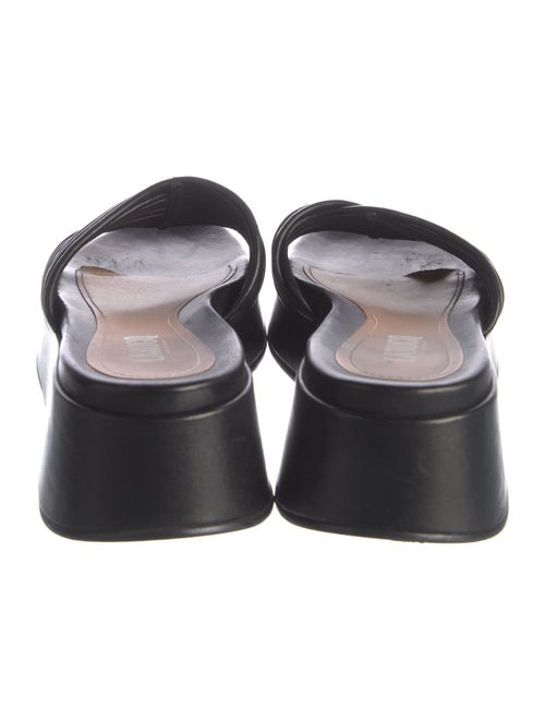 Labucq Leather Slides