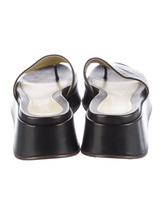 Labucq Leather Slides