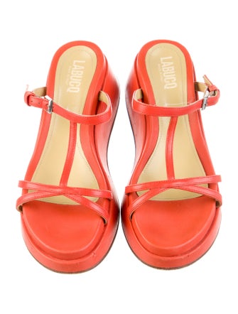 Labucq Leather T-Strap Sandals
