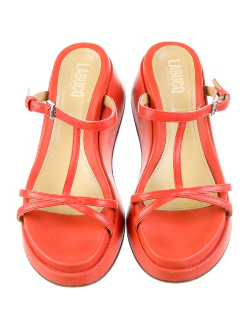Labucq Leather T-Strap Sandals