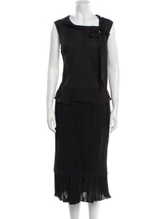 Les Copains Linen Pleated Accents Skirt Suit