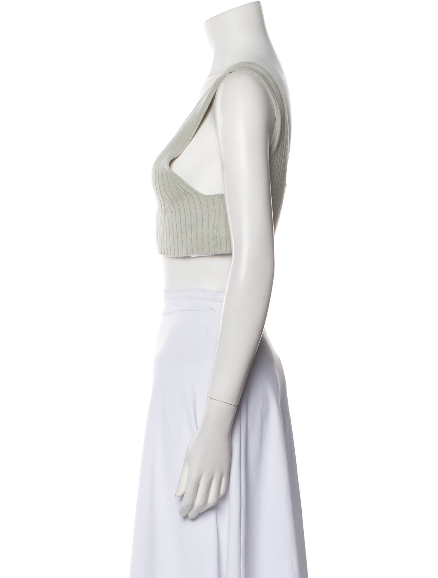 Low Classic V-Neck Sleeveless Crop Top