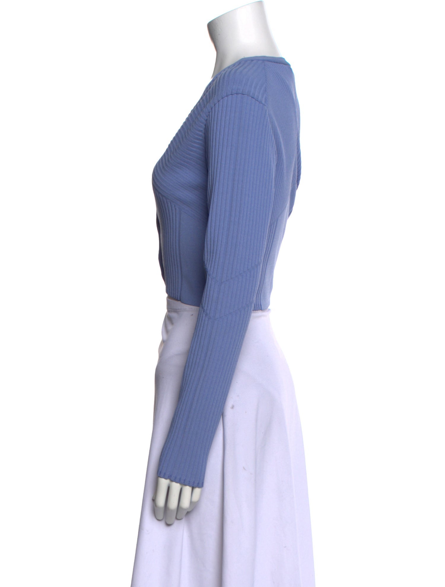 Low Classic V-Neck Long Sleeve Crop Top