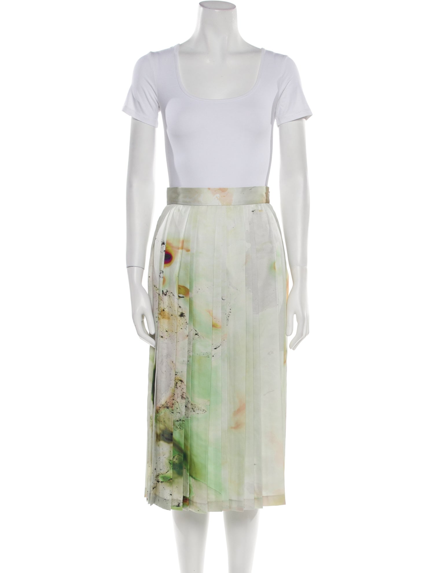 Low Classic Printed Pleated Accents Skirt Set