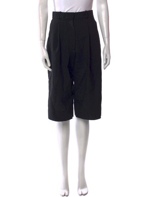 Low Classic Knee-Length Shorts