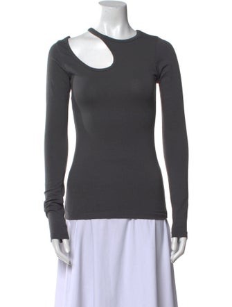 Low Classic Scoop Neck Long Sleeve Top