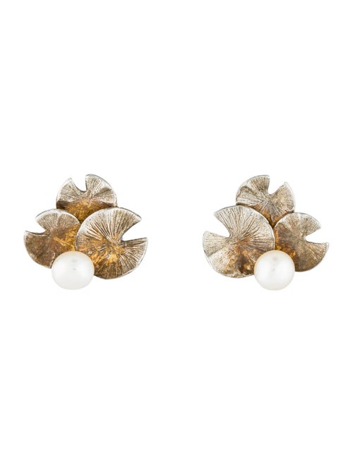 Links of London Pearl Lily Pad Stud Earrings