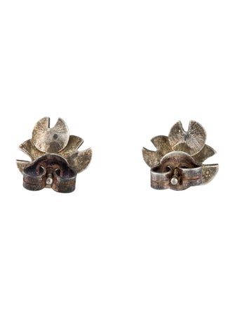 Links of London Pearl Lily Pad Stud Earrings