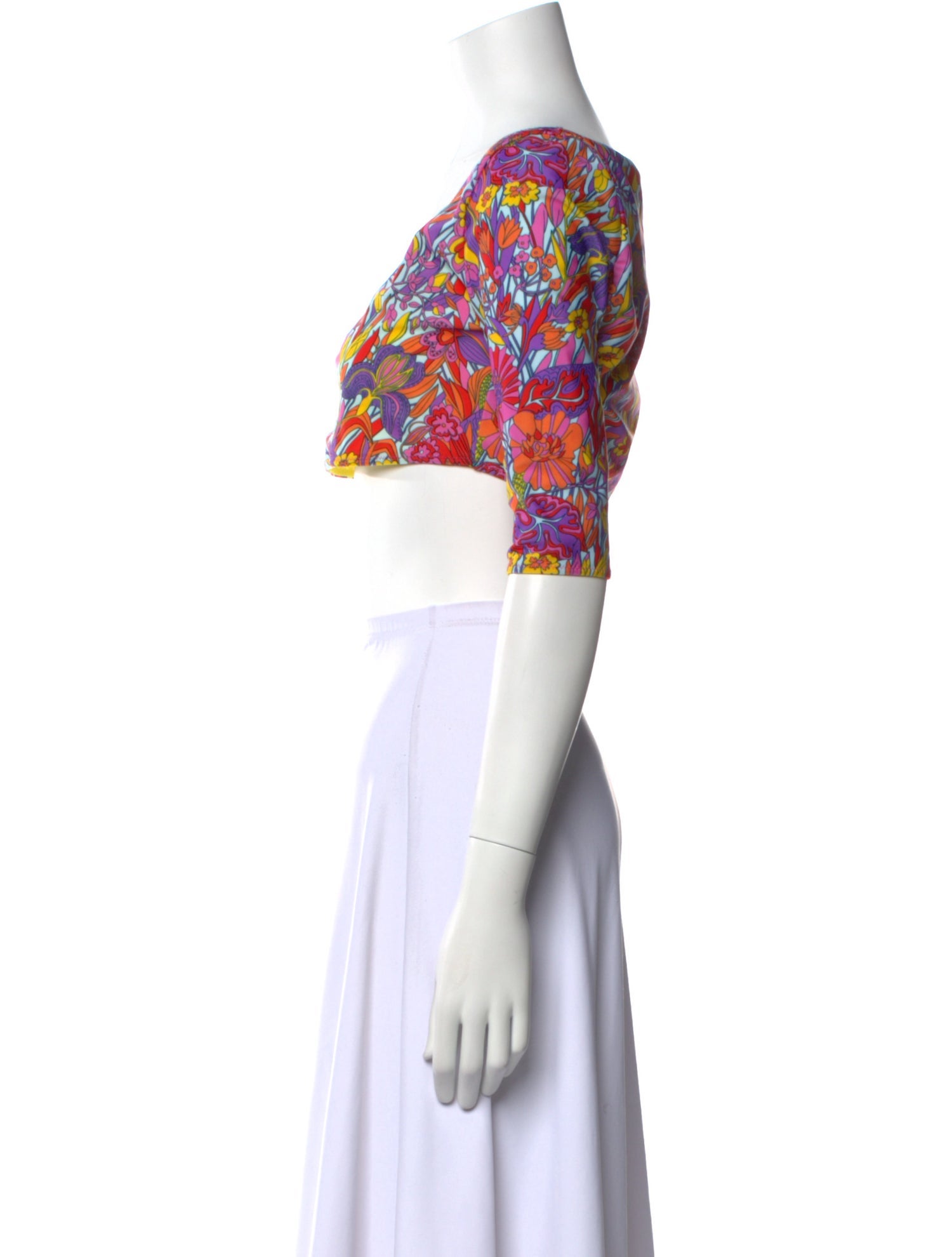 La DoubleJ Floral Print Scoop Neck Crop Top