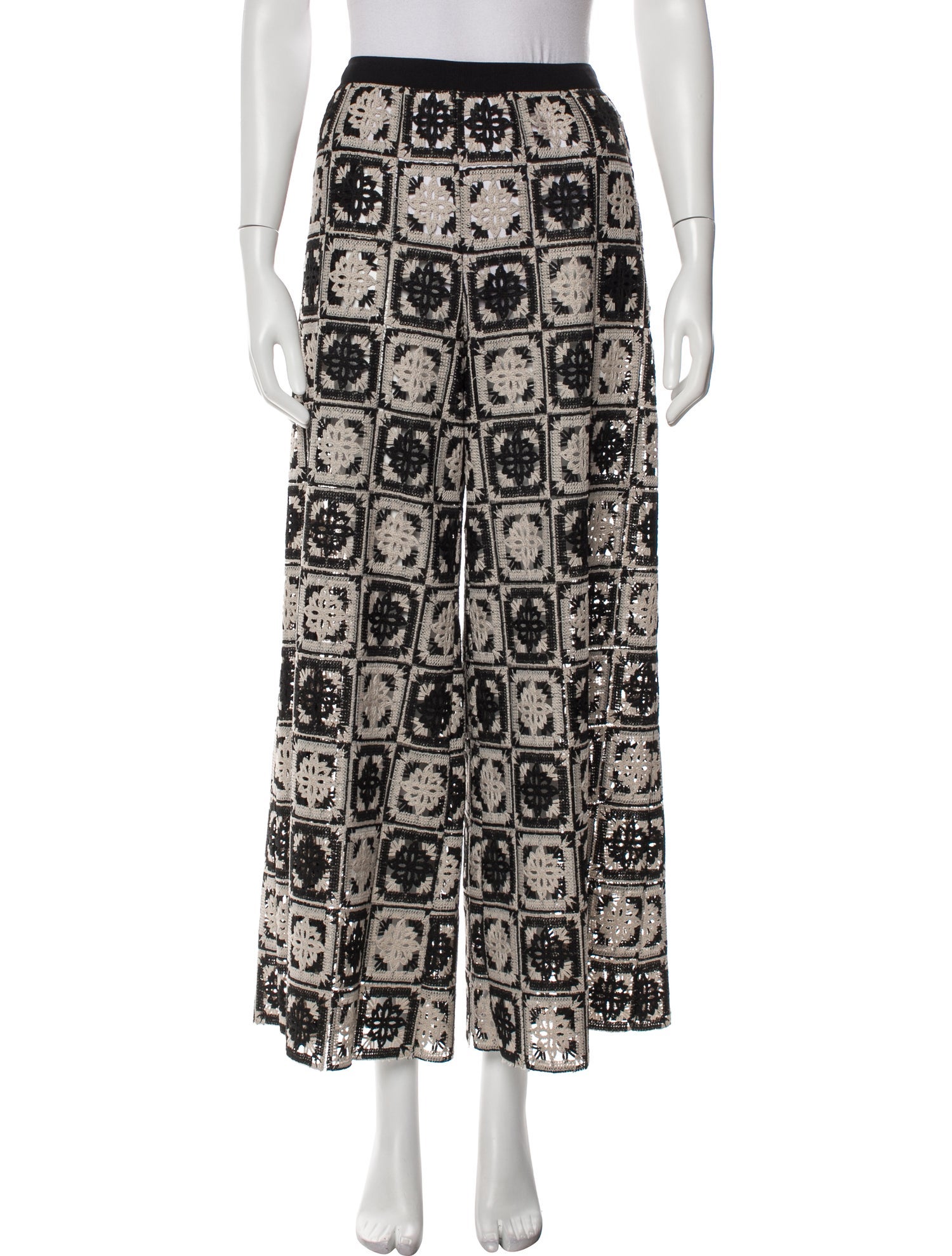 La DoubleJ Lace Pattern Cover-Up