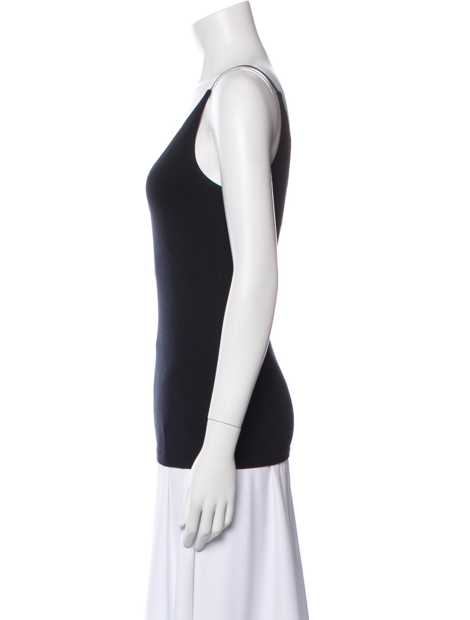 La DoubleJ V-Neck Sleeveless Top