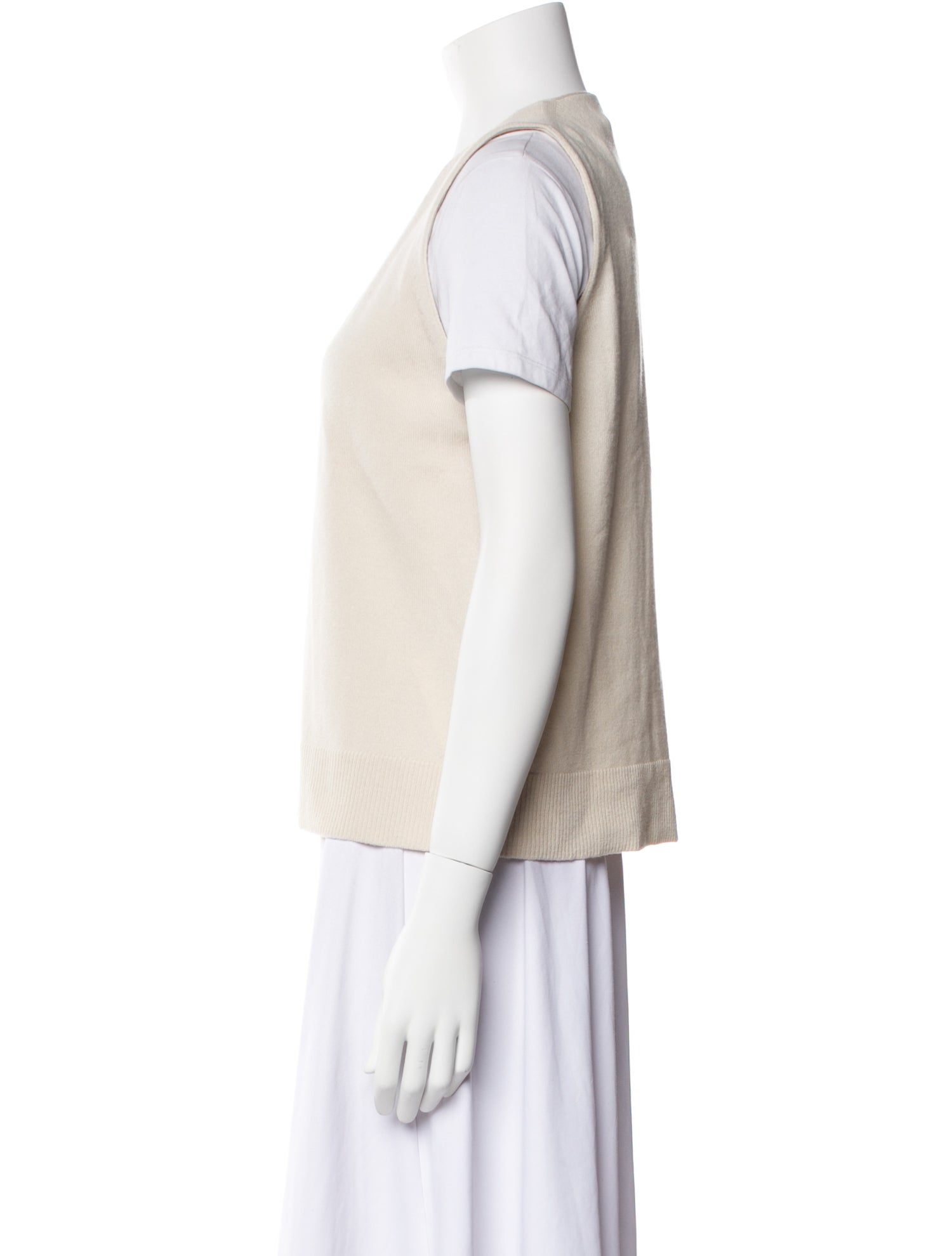 LE TRICOT PERUGIA Virgin Wool V-Neck Sweater w/ Tags