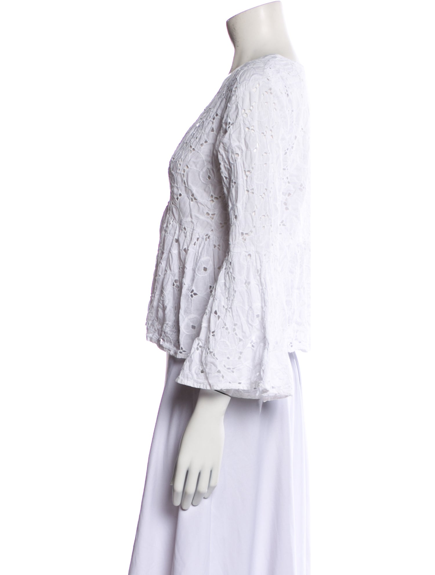 Le Petit Trou Lace Pattern V-Neck Crop Top