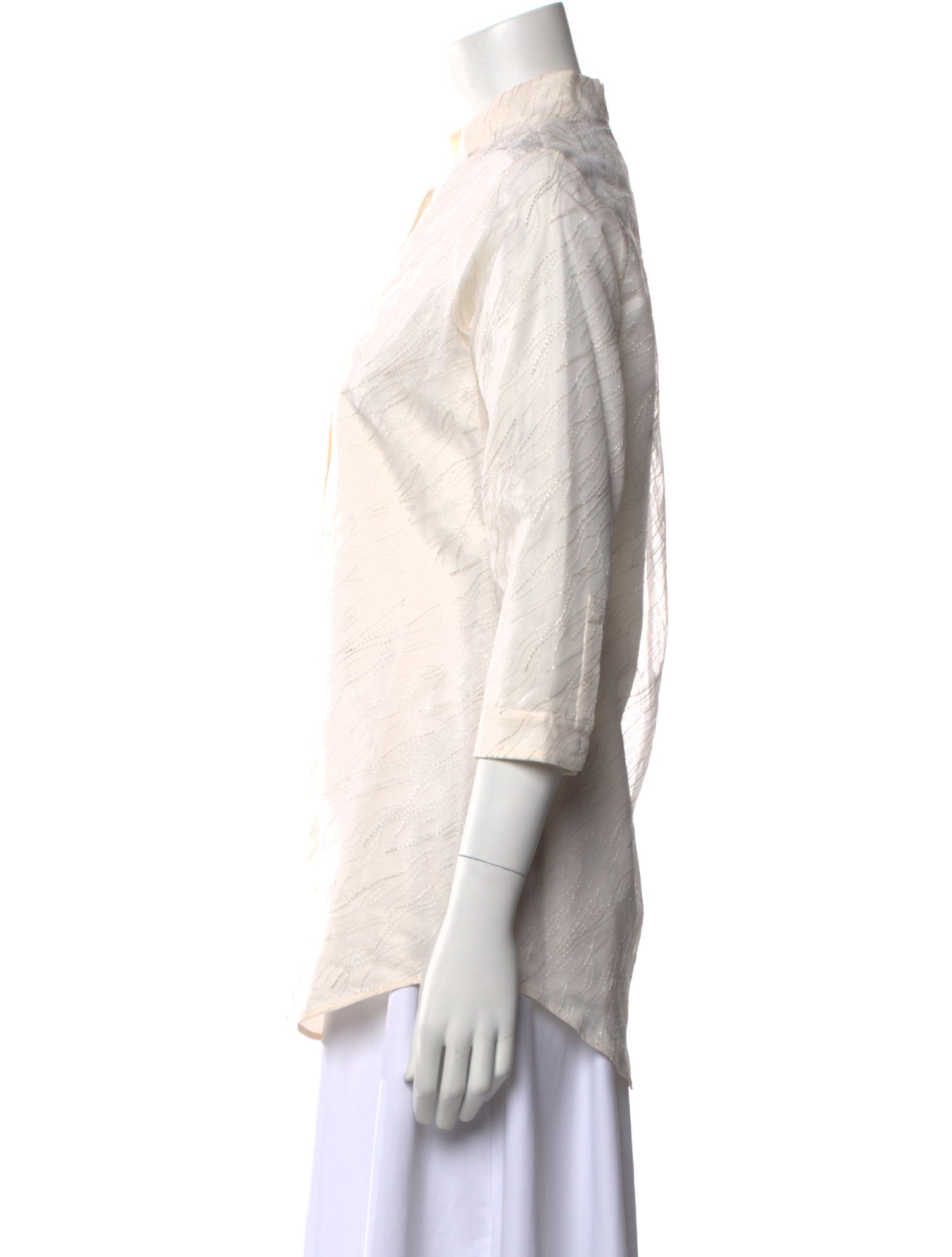 Leggiadro Three-Quarter Sleeve Button-Up Top