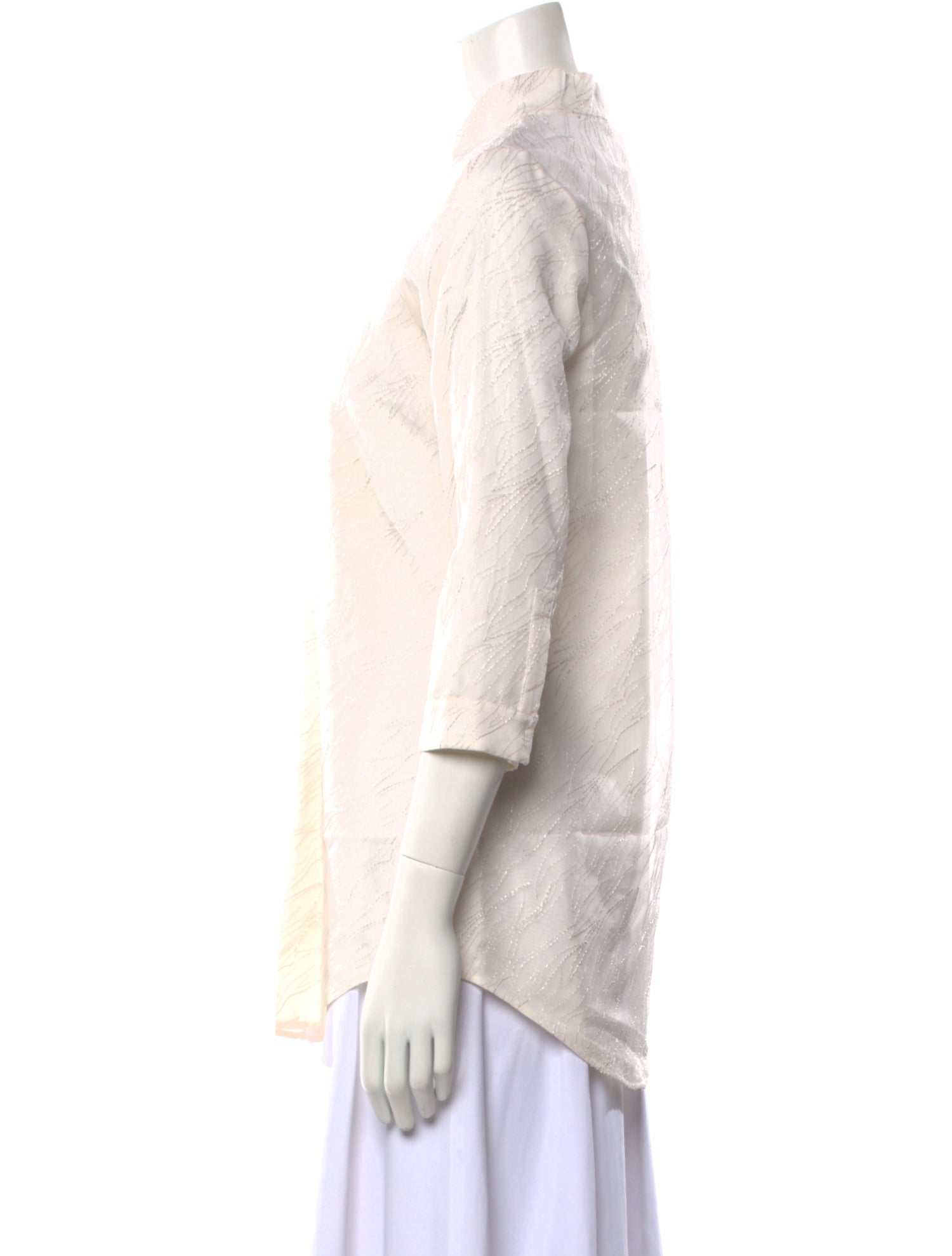 Leggiadro Three-Quarter Sleeve Button-Up Top