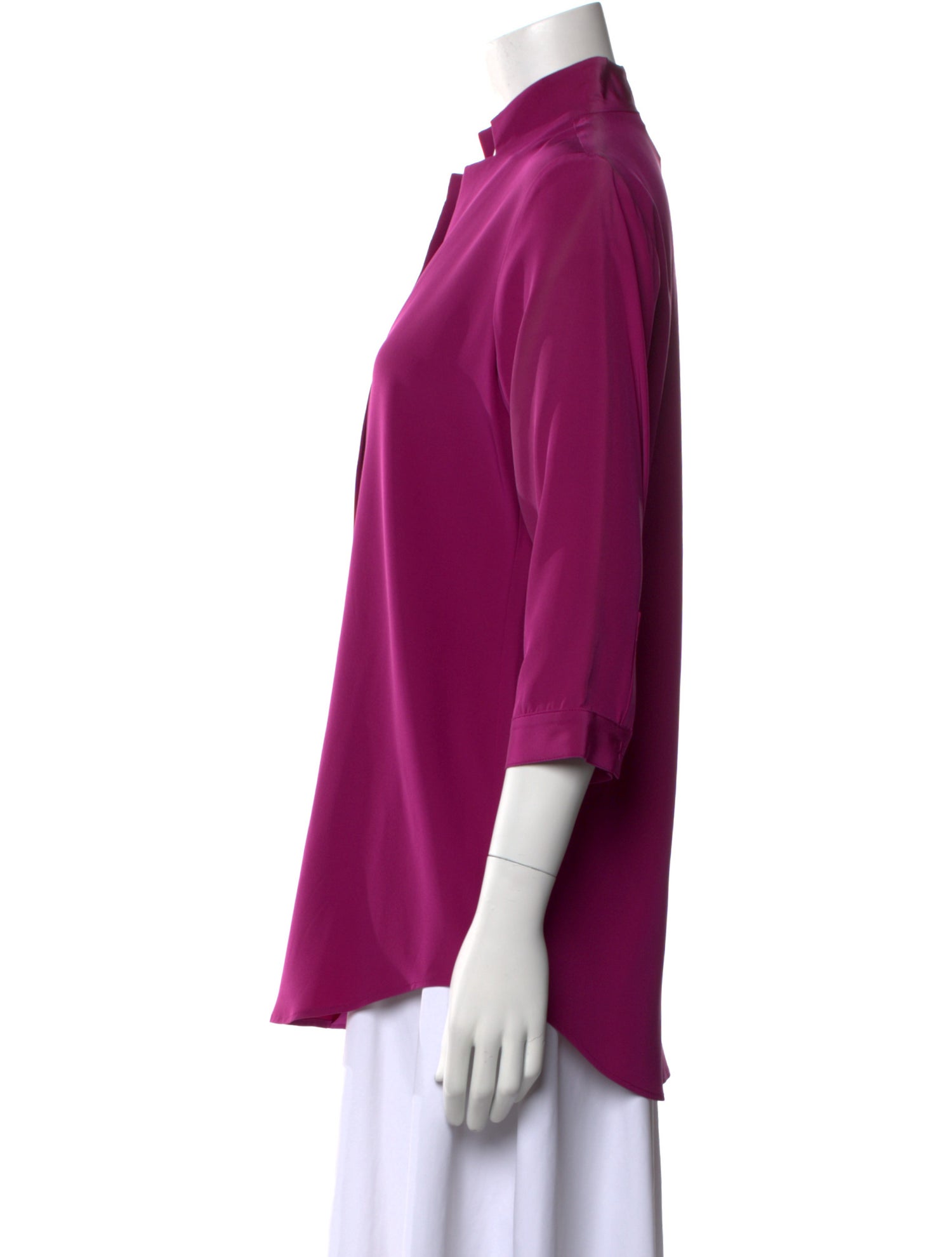Leggiadro V-Neck Three-Quarter Sleeve Blouse