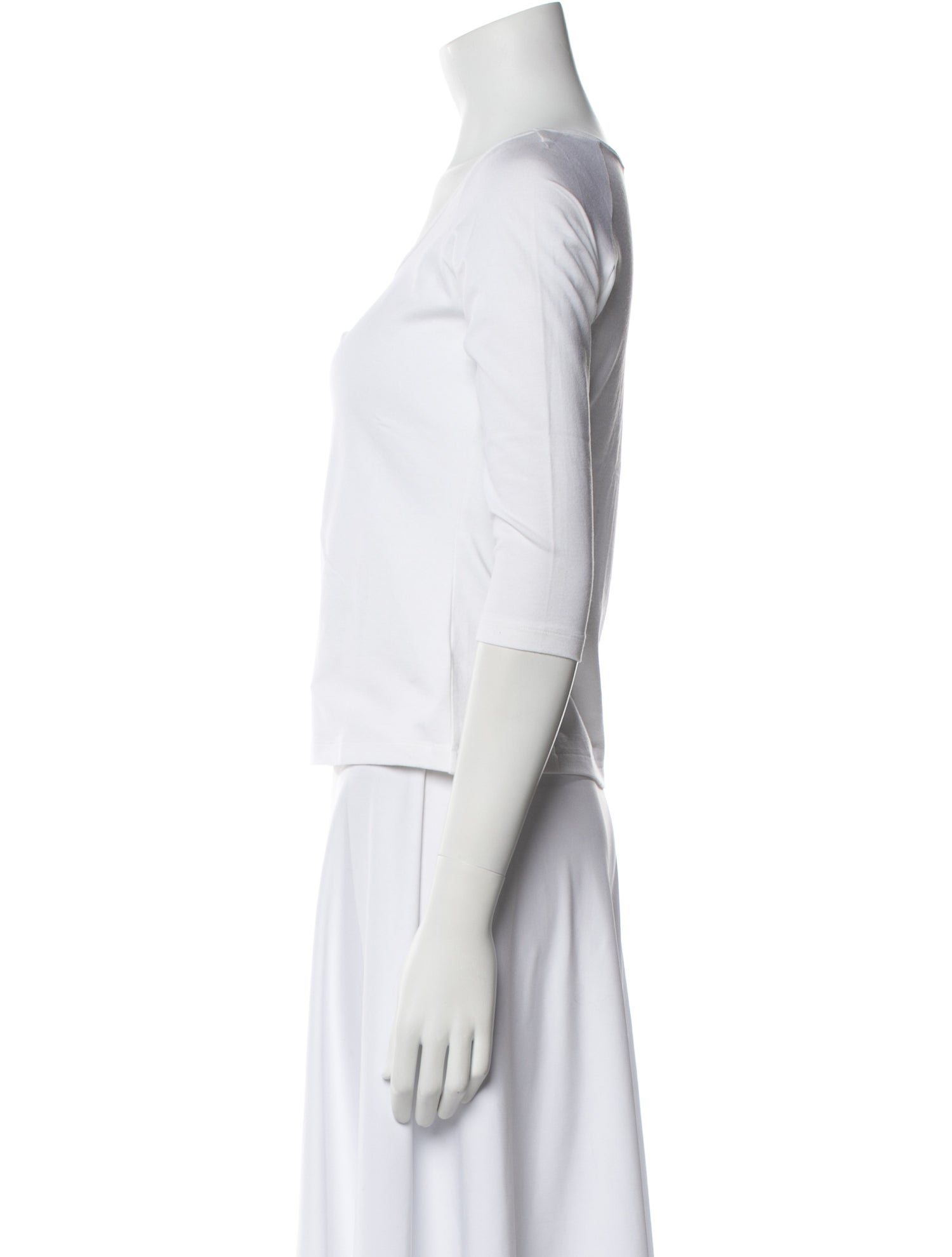 Leggiadro Scoop Neck Three-Quarter Sleeve Crop Top