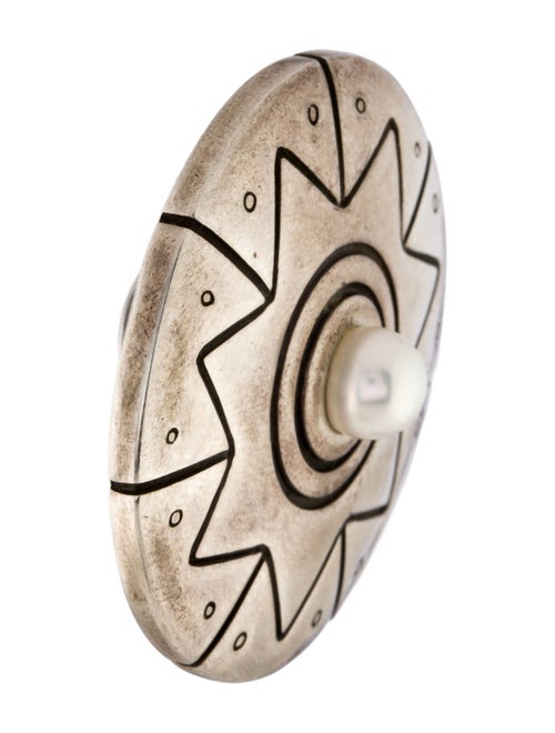 Lisa Jenks Pearl Round Pin