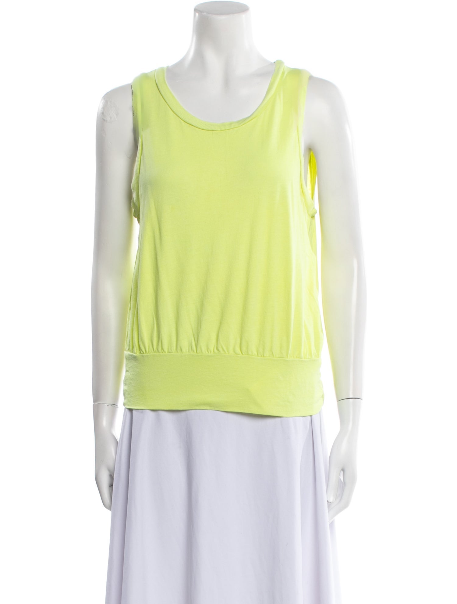La Made Scoop Neck Sleeveless Top