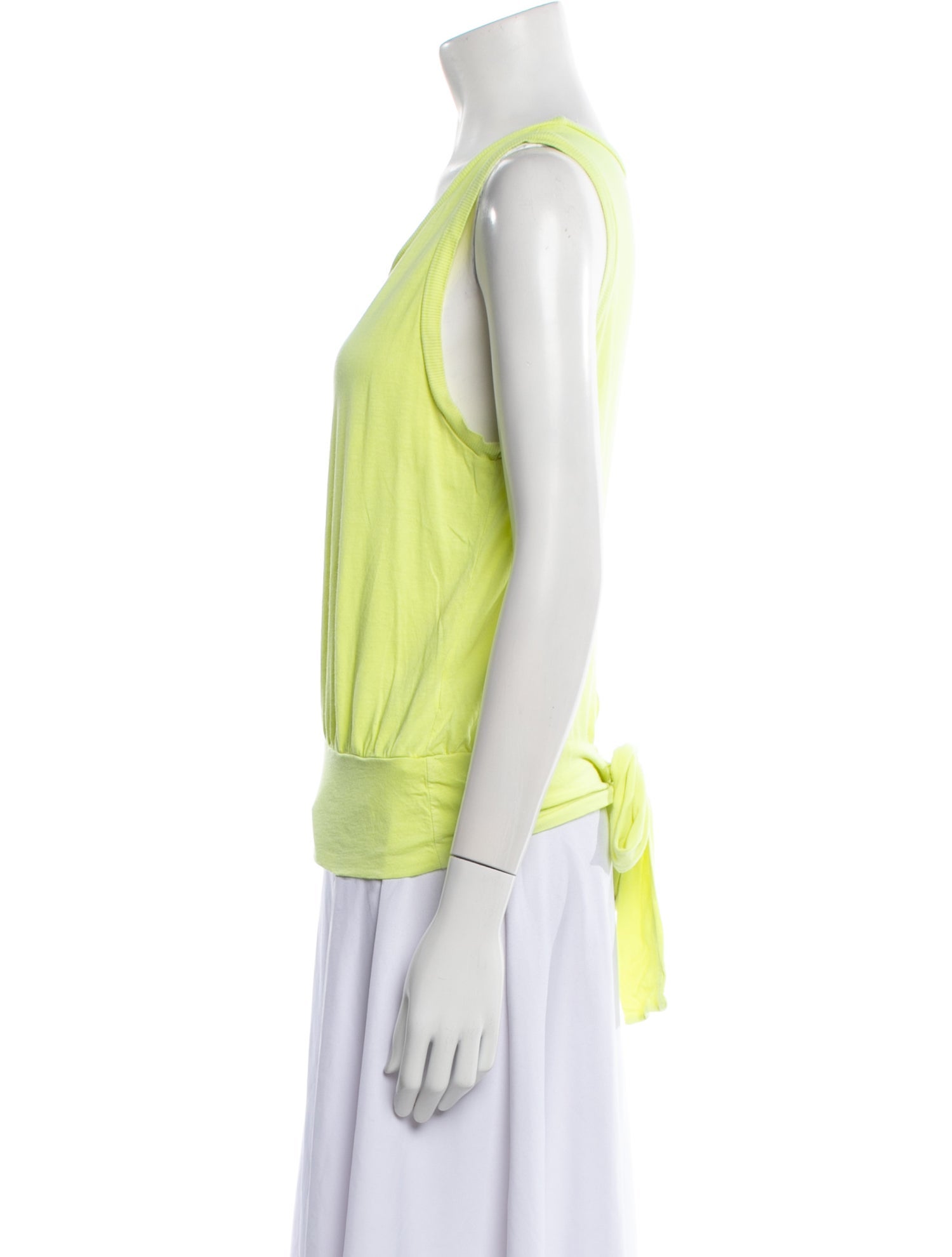 La Made Scoop Neck Sleeveless Top